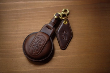 CARKEY CASE W / TAG & BUCKLE